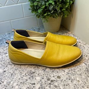 ECCO mustard colored flats comfort shoes womens size 40 or 9-9.5